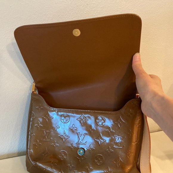 Louis Vuitton Monogram Vernis Thompson Street Purse - Picture 8 of 11